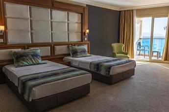 Scala Nuova Beach Hotel 4*