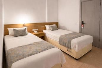 Selenium Hotel