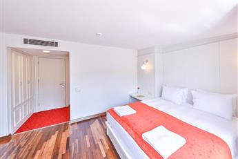 Senatus Hotel