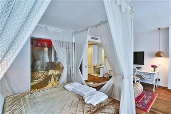Senatus Hotel