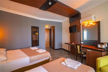 Senza Hotels Grand Santana Hotel