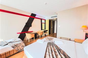 Senza Sunset Beach Hotel