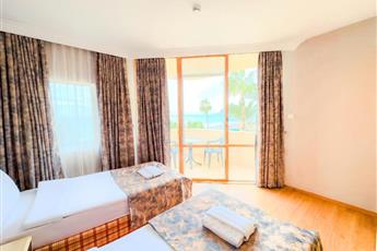 Senza Sunset Beach Hotel