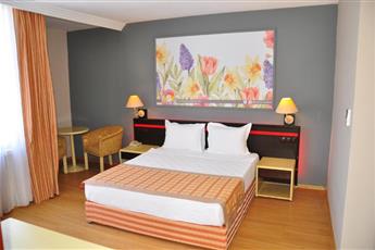 Senza Sunset Beach Hotel