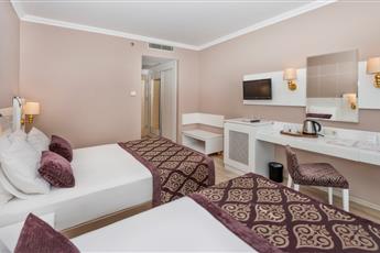 Serenis Hotel