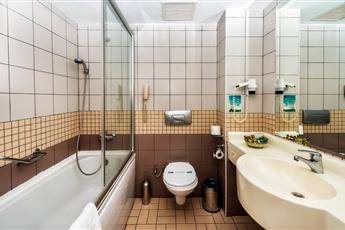 Serenis Hotel