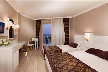Serenis Hotel