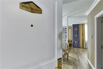 Seres Hotel Old City 4*