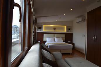 Seven Days Hotel
