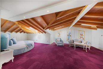 Seven Hills Palace & Spa 5*