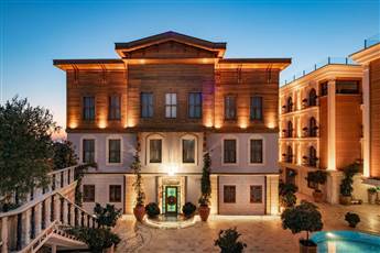 Seven Hills Palace & Spa 5*