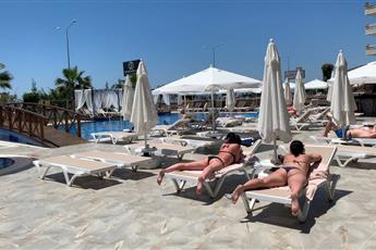 Sey Beach Hotel & Spa 4*