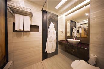 Sey Beach Hotel & Spa