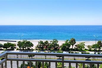 Sey Beach Hotel & Spa