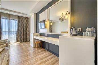 Sey Beach Hotel & Spa