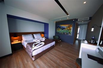 Sey Beach Hotel & Spa