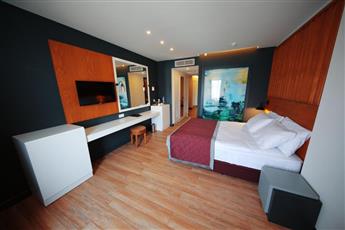 Sey Beach Hotel & Spa