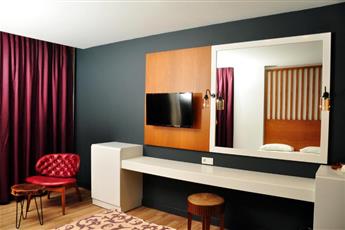 Sey Beach Hotel & Spa