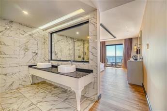 Sey Beach Hotel & Spa