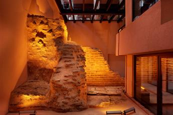 Shining Star Hotel 4*