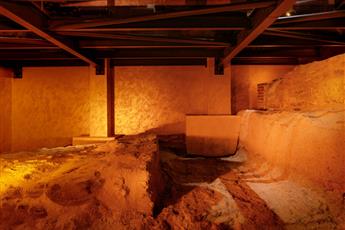 Shining Star Hotel 4*