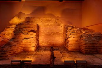 Shining Star Hotel 4*