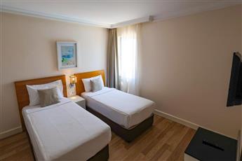 Side Aluna Hotel