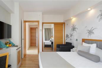 Side Aluna Hotel