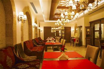 Side Aluna Hotel