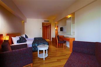 Side Aluna Hotel