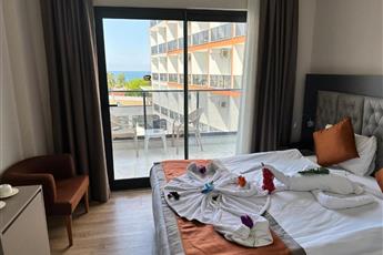 Side Golden Rock Hotel (+16 Adult)