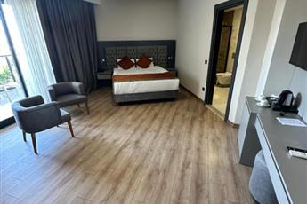 Side Golden Rock Hotel (+16 Adult)