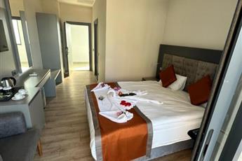 Side Golden Rock Hotel (+16 Adult)