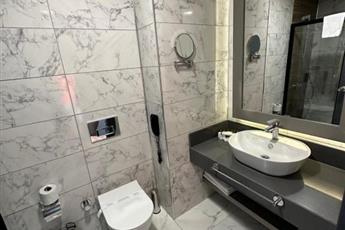 Side Golden Rock Hotel (+16 Adult)