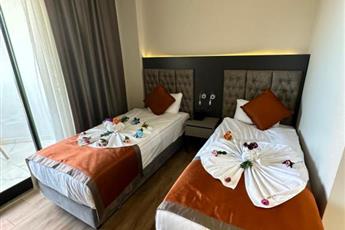 Side Golden Rock Hotel (+16 Adult)