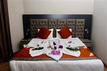 Side Golden Rock Hotel (+16 Adult)