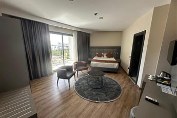 Side Golden Rock Hotel (+16 Adult)