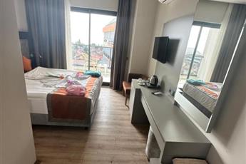 Side Golden Rock Hotel (+16 Adult)