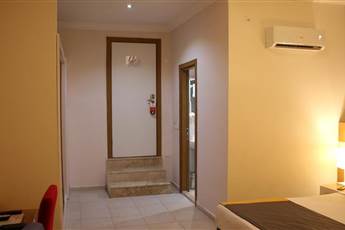 Side Legend Hotel 3*