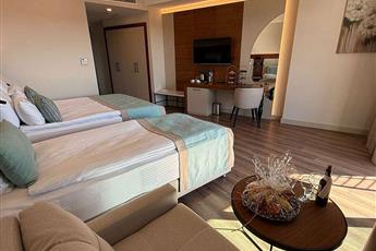 Side Moon Palace Hotel