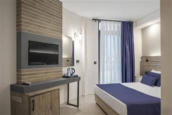 Side Square Hotel - Adults Only 16+