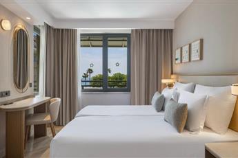 Side Star Beach Hotel