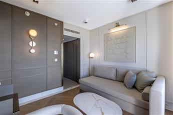 Side Star Elegance 5*