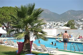 Soz Hotel - Adults Only 13+