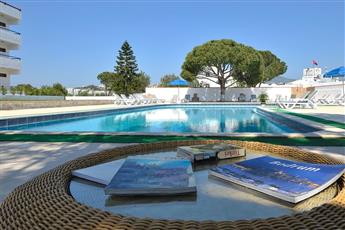 Soz Hotel - Adults Only 13+