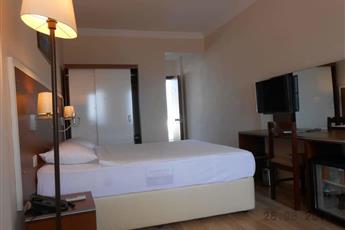 Soz Hotel - Adults Only 13+
