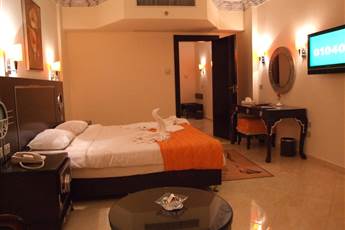 Sphinx Aqua Park Beach Resort 5*