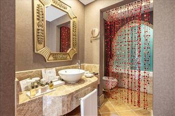 Spice Hotel & Spa