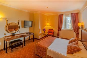 Starlight Resort Hotel