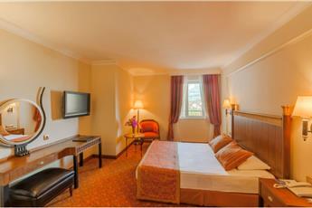 Starlight Resort Hotel